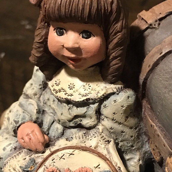 Sarah’s attic collectible figurine ‘92 - Picture 3 of 7